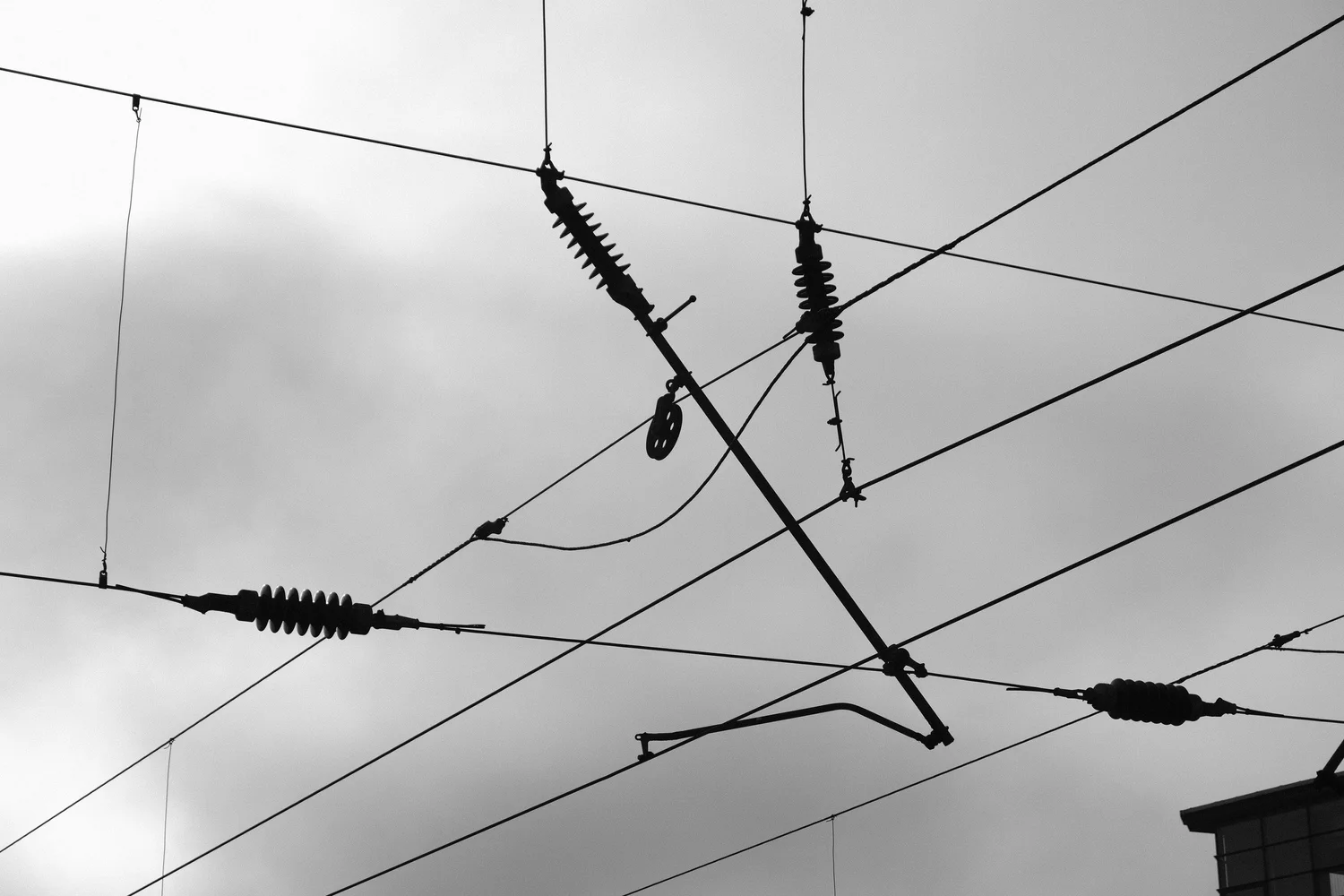 NOVOCASTRIAN / PP / Insulator Pendant AB