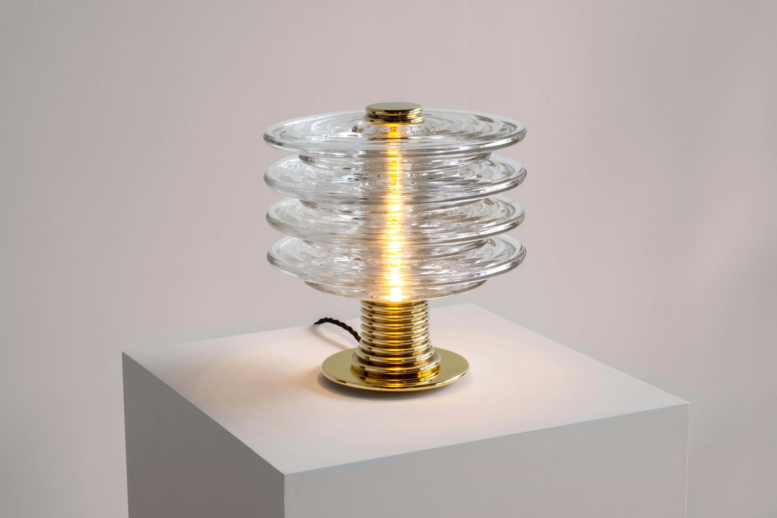 NOVOCASTRIAN / PP / Insulator Table Lamp