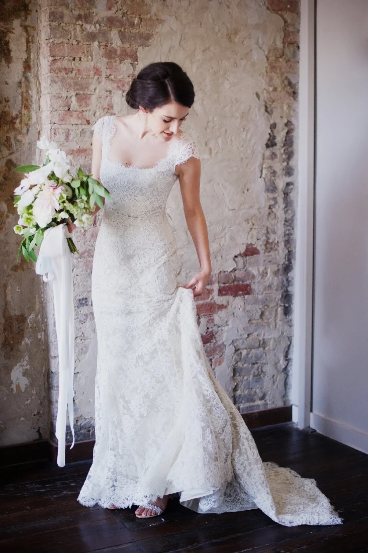 bride with wild bouquet.jpeg