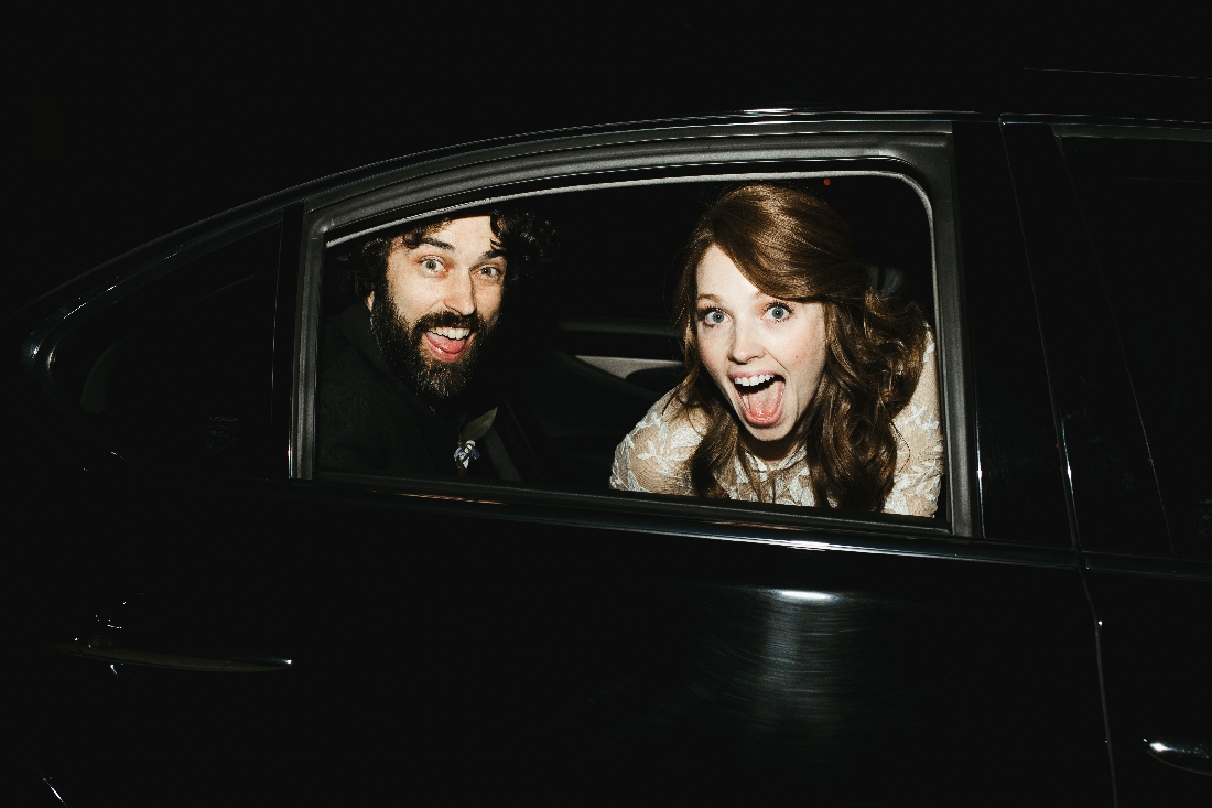 bride and groom leaving.jpeg