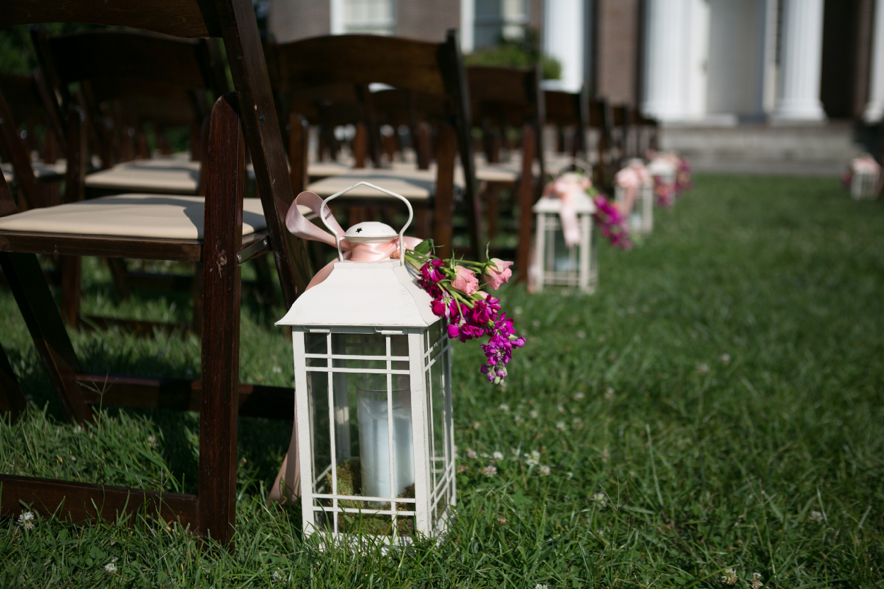 lanterns down aisle.jpeg