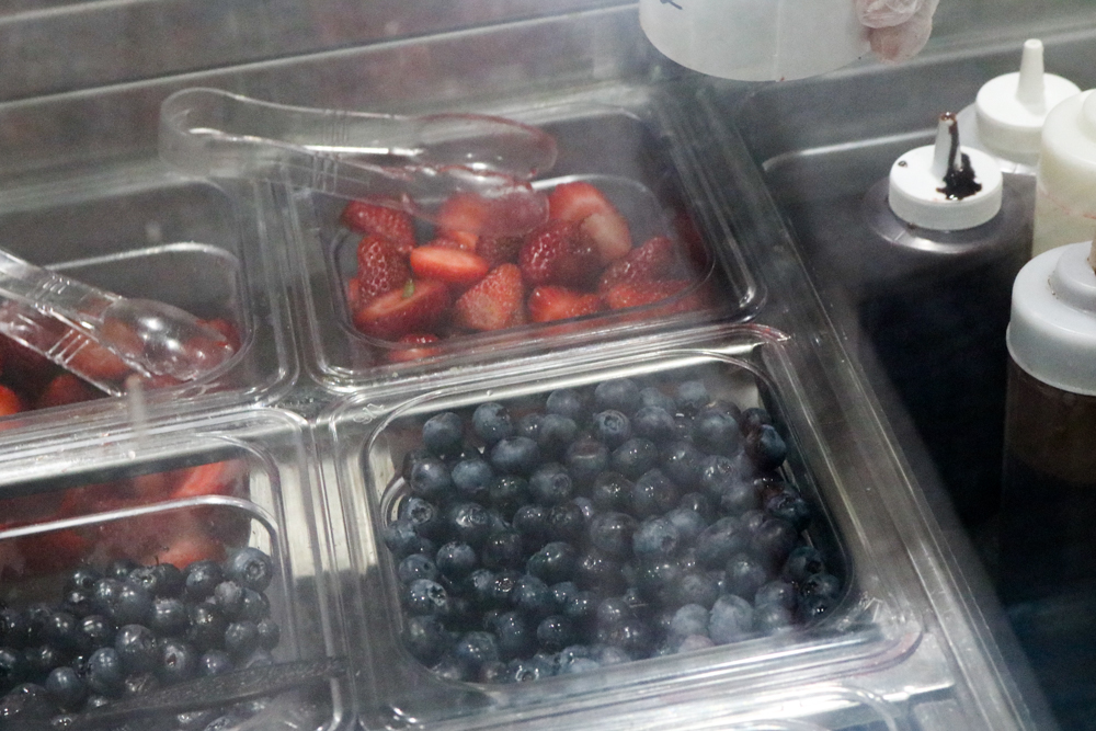 You can choose toppings on your own - No extra charge!