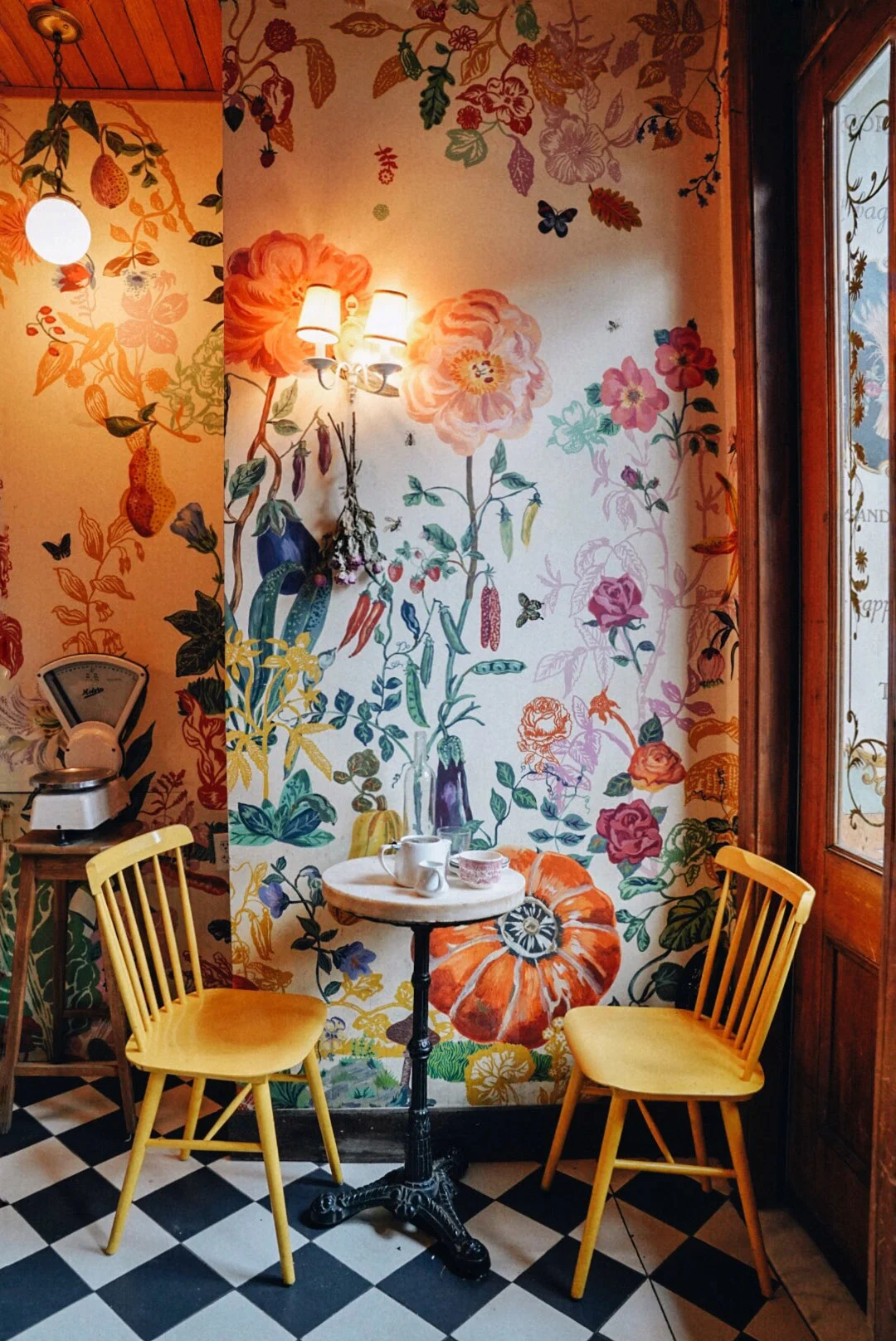 Pretty Cafe corner at Bakeri