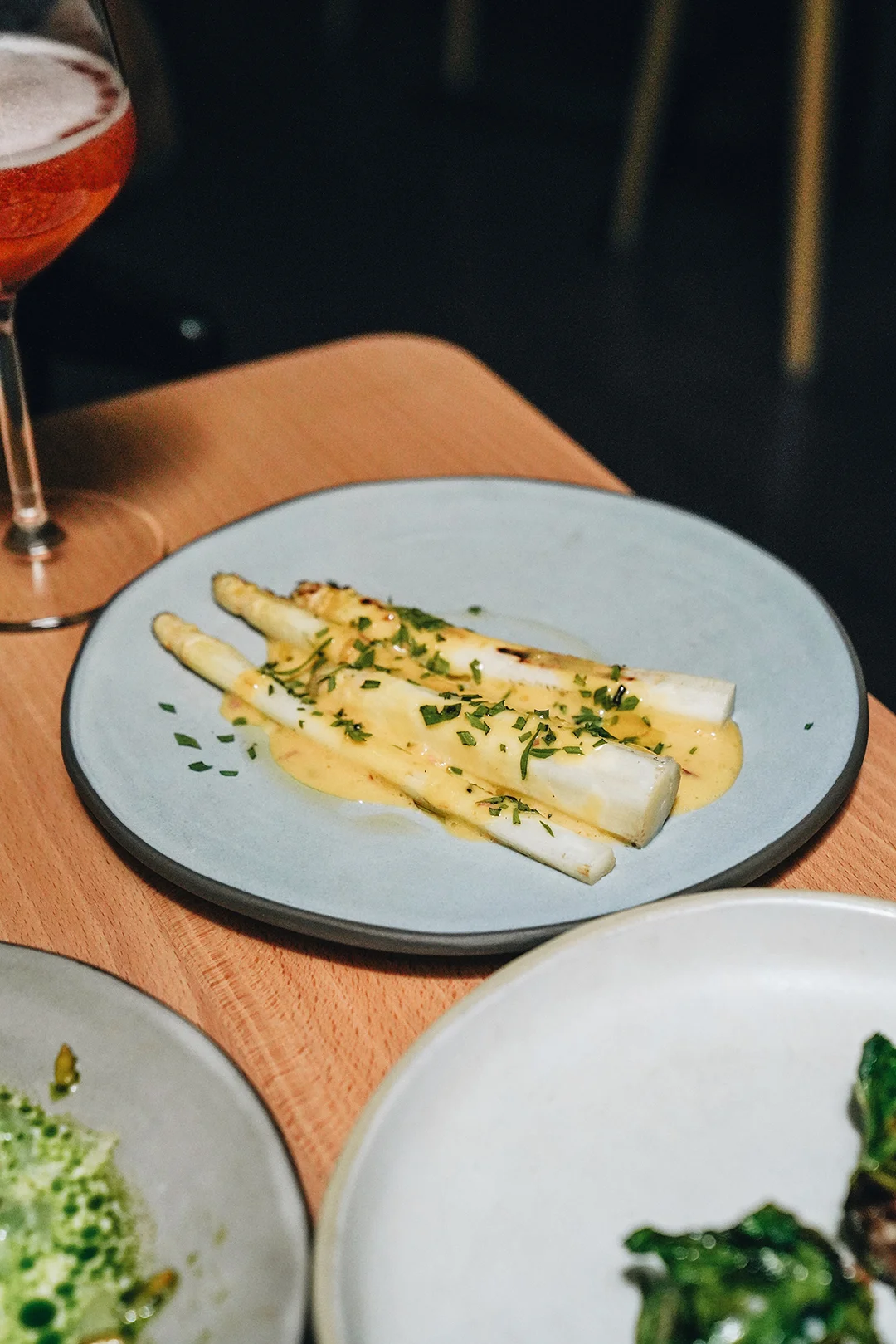 White asparagus, spring garlic aioli & summer savoury