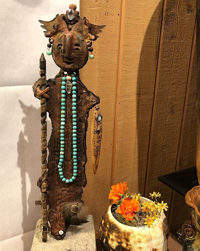 This Curanderos is deckout out wearing Turquoise beads. Turquoise is perhaps the oldest stone in history, known as the talisman of kings, shamans, and warriors. It is a stone of protection.
.
.
#turquoise #healingstone #shamin #curendaro #warrior #pr