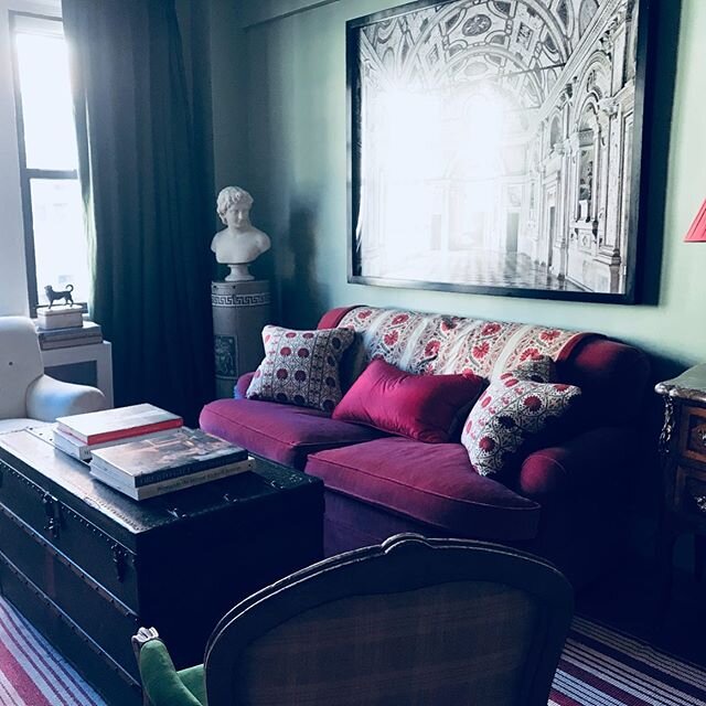 Great Monday with a lot of sun ☀️ ☀️☀️ A corner of my NY apartment... 🎨#ilovenewyork #massimolistri #pierrefrey
#springiscoming