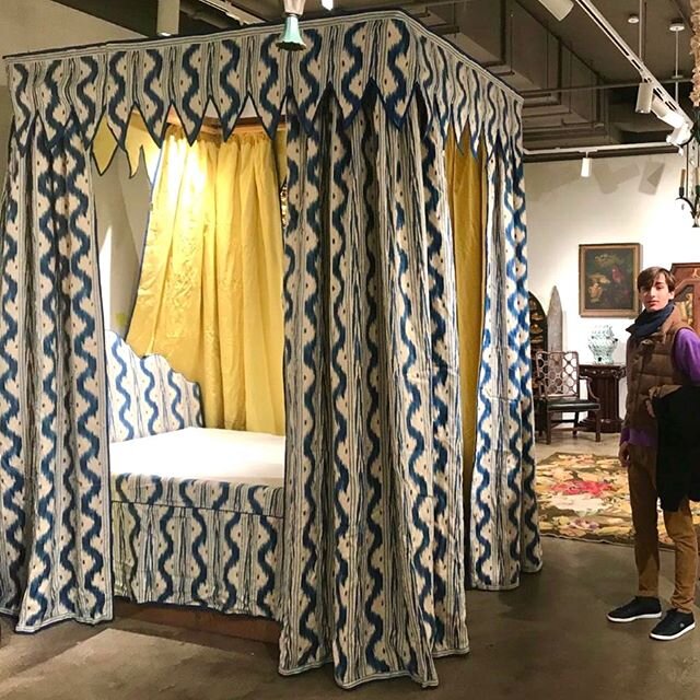 A very nice #sothebys sale for #mariobuatta, one of the wonderful American designers! 🇺🇸 Me encanta #toiledesnantes 🎨🇫🇷 #pierrefrey Always happy when my son is with me! 👑