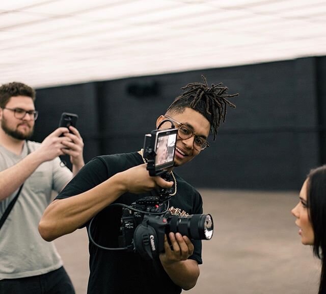 To answer the same question I’ve been getting a ton in the DM’s & in emails, YES I am still shooting in the pandemic. You can still book a shoot and be safe. I have plenty of lenses to stay 6 feet away, trust☝🏽 😆Outdoor shoots are o
