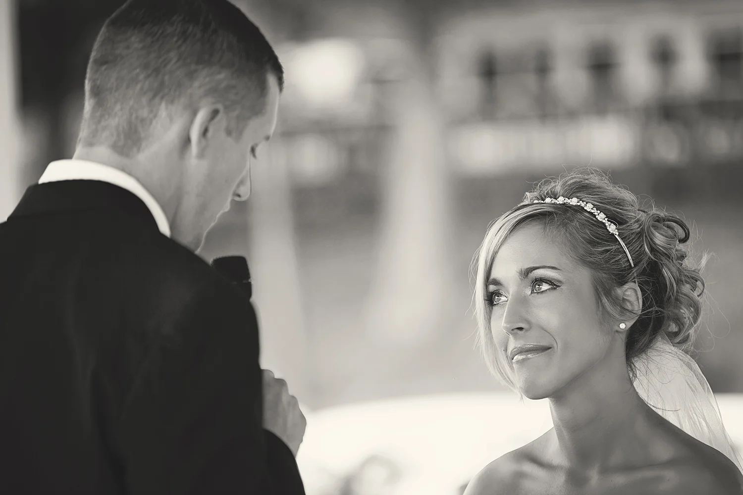 Justin is reading his vows that he wrote himself. I don't think there was a dry eye in the house (me included). The vows were so real and very personal. You can see he really values and appreciates Jen. 