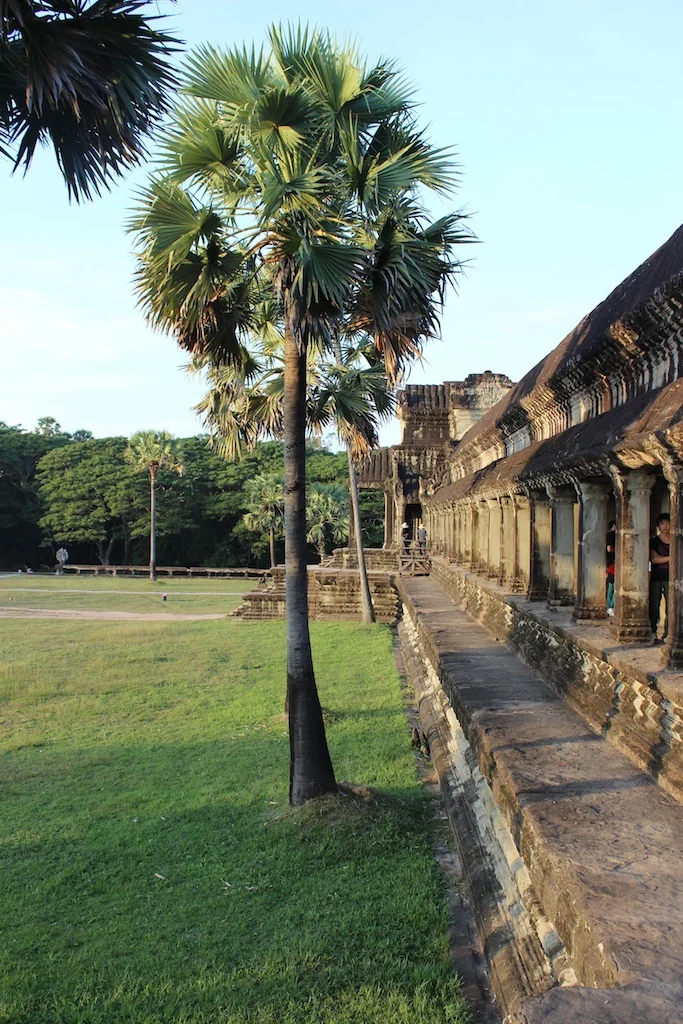angkorside.jpg