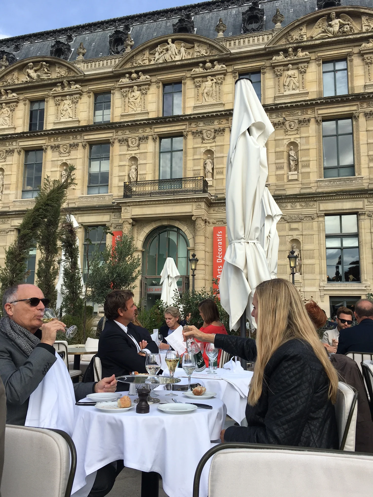 Lunching at LouLou, after the extraordinary Dior exhibit at the Musée des Arts Décoratifs.
