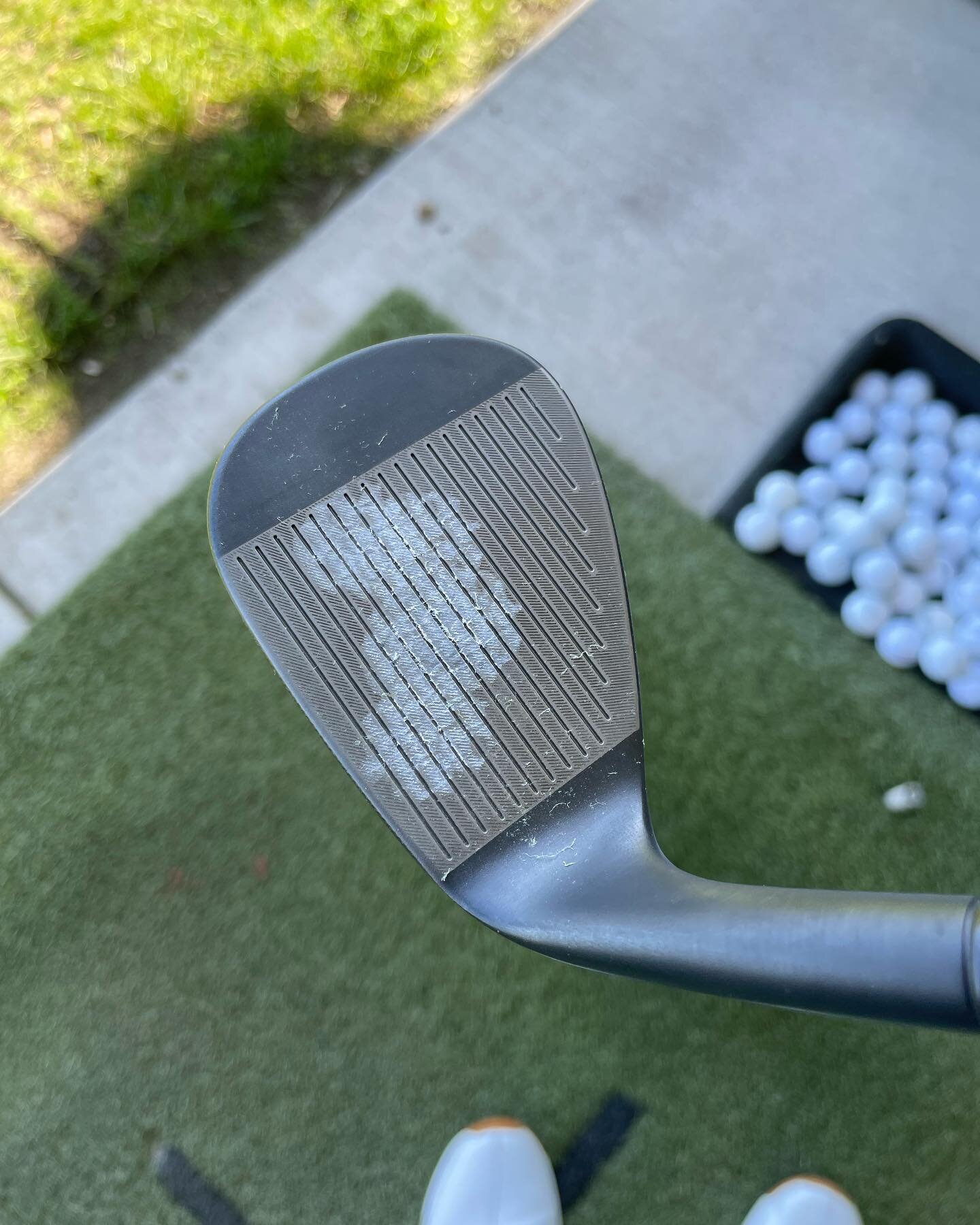 New wedges and first range session of the year. Clearly, I&rsquo;m absolutely dialed!!! 🤣🤣 Probably gonna need a few more of them jumbo buckets.  #golf #atleastifoundpartoftheclubface