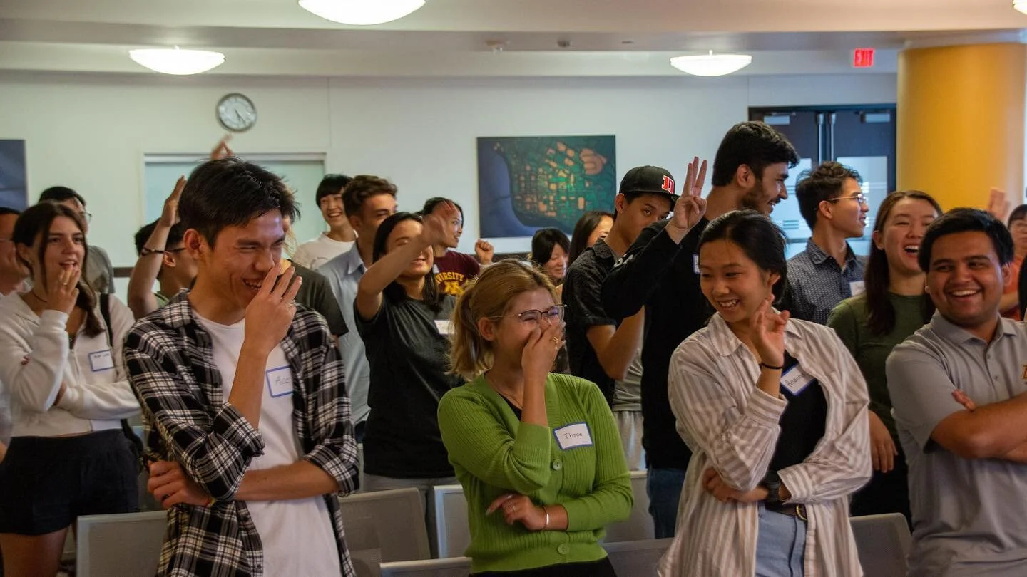 Last Friday we had our Welcome Bible Study 📖 
We started with some fun Minnesota trivia questions 🙋&zwj;♀️
Heard from some alumni about their journey as international students👩🏻&zwj;🎓
Studied a passage in 2 Kings📝
Finished with picnic dinner🥗
