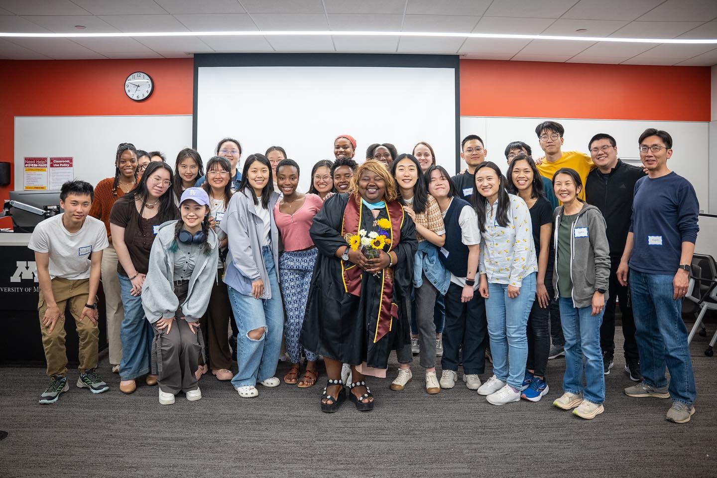 This past weekend we had our end-of-semester bible study and celebrated some of our friends&rsquo; graduation!🥳
.
.
.
#internationalstudents #riseatumn #riseumn #riselife #globalgophers #universityofminnesota #gogophers #umn #biblestudy #graduation 