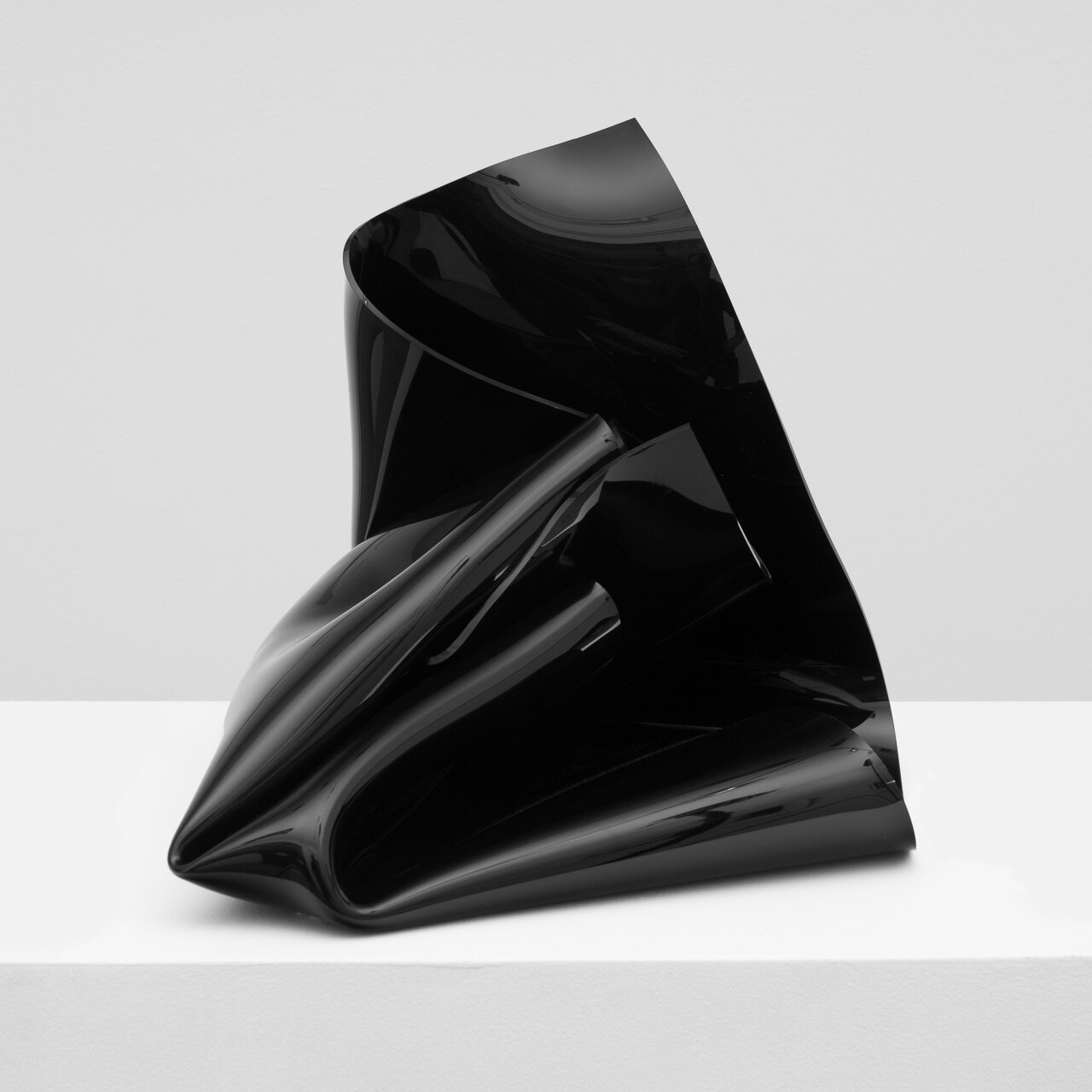 Fold VII (black)