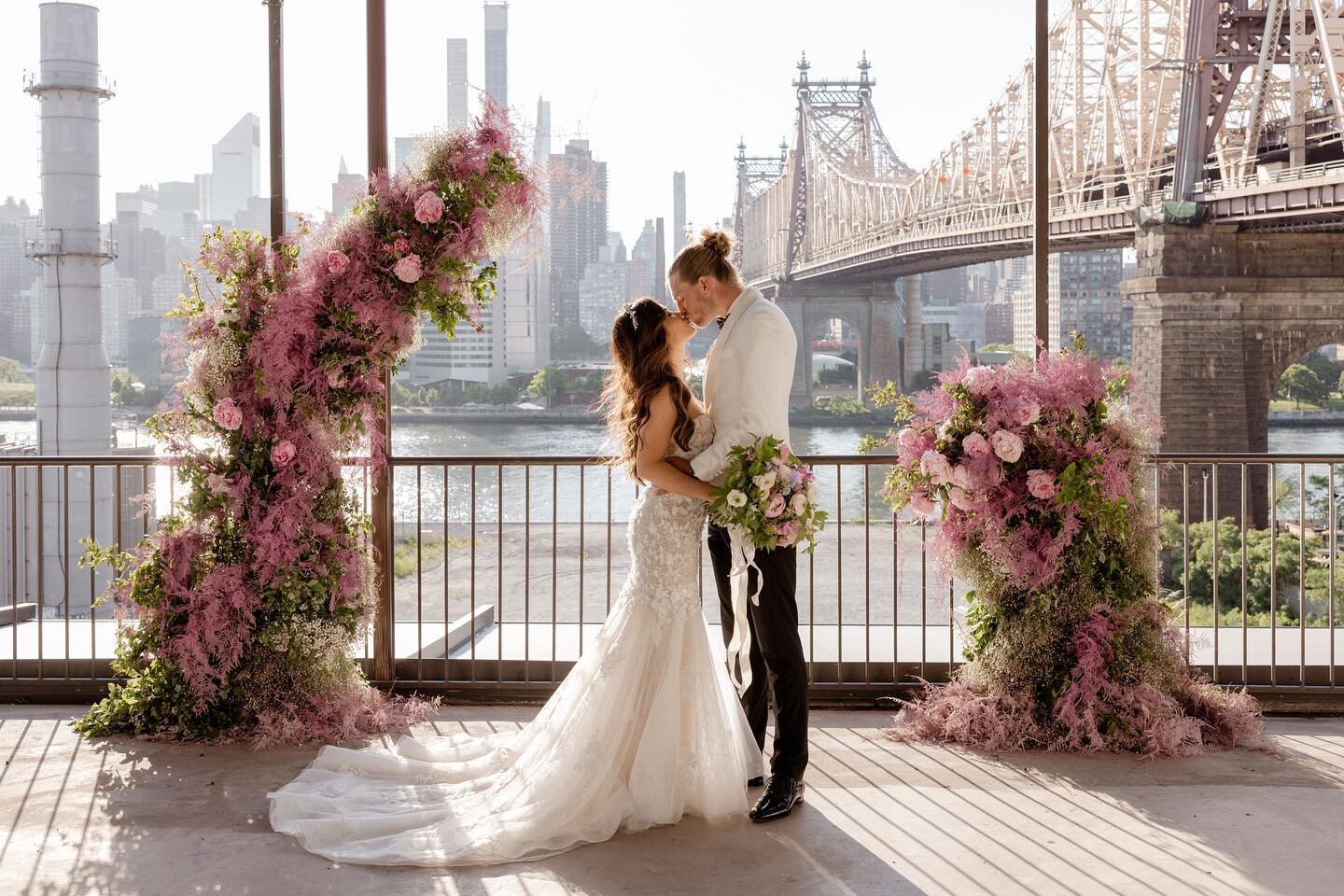 Linda &amp; Nich, New York.
This wedding was a TOTAL dream.
.
#heartandcolour #destinationwedding #destinationweddingphotographer #nyc #nycwedding #nycweddingphotographer #newyorkwedding #pejykashevents #newyorkweddingphotographer #ravelhotel #ravelh