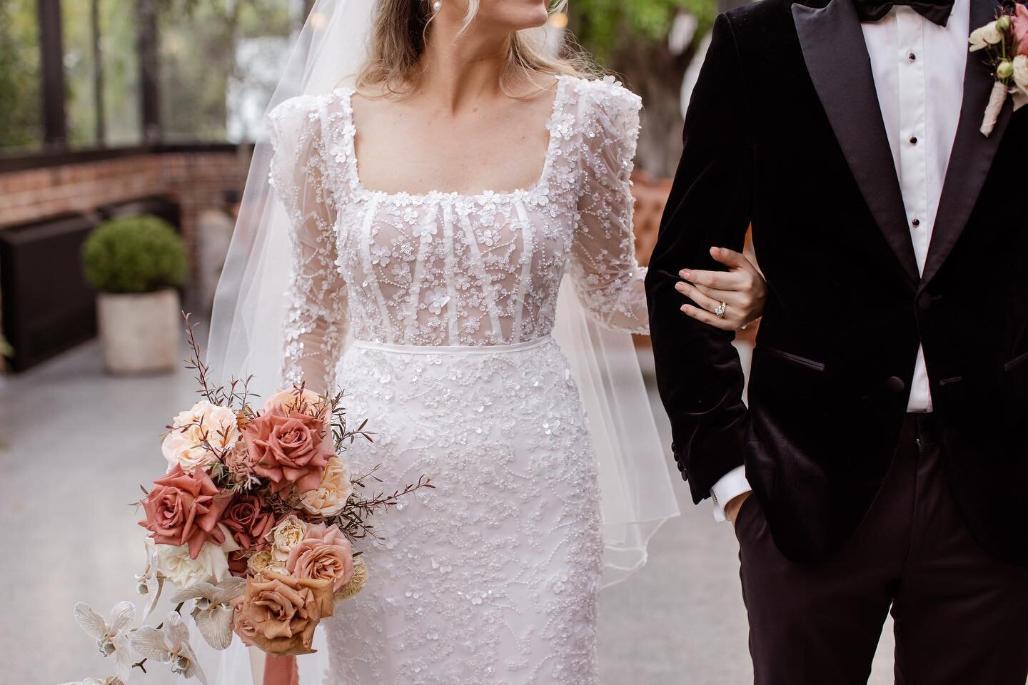 details with Ellisha &amp; Magnus, @thevalleyestategc 
.
#heartandcolour #heartandcolourwedding #goldcoastweddingvenue #goldcoastwedding #goldcoastweddingphotographer #gcwedding #thevalleyestate #thevalleyestategc #thevalleyestatewedding