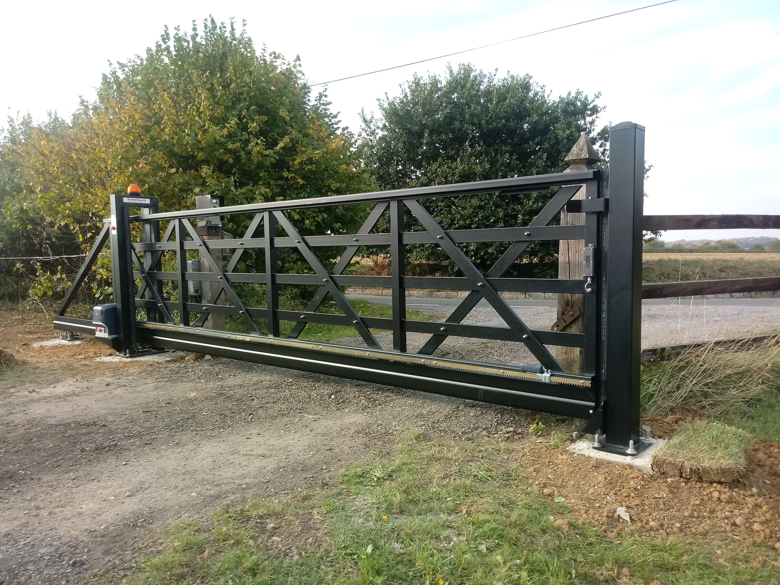 4.5 metre 1.3m high sliding gate.jpg