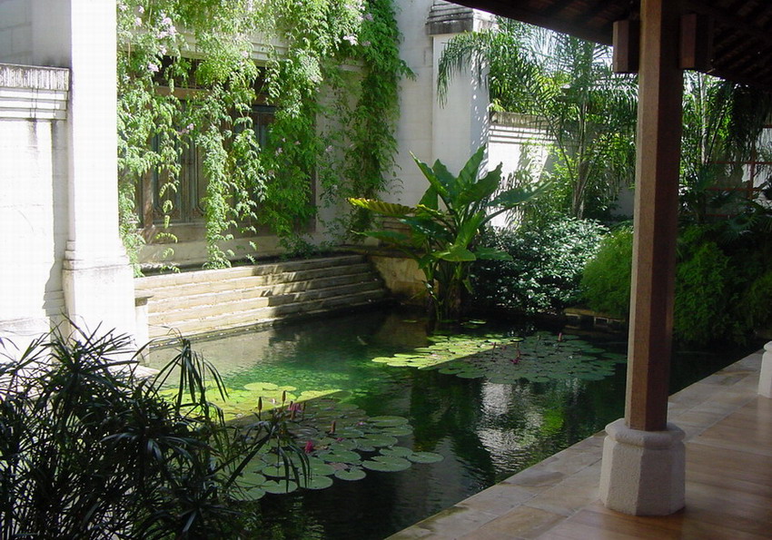 CRB Tropical Courtyard Water Garden Residence.jpg