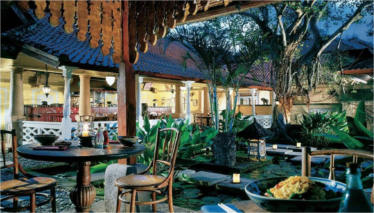 Four Seasons Resort Bali Tropical Dining Pavilion Garden.jpg