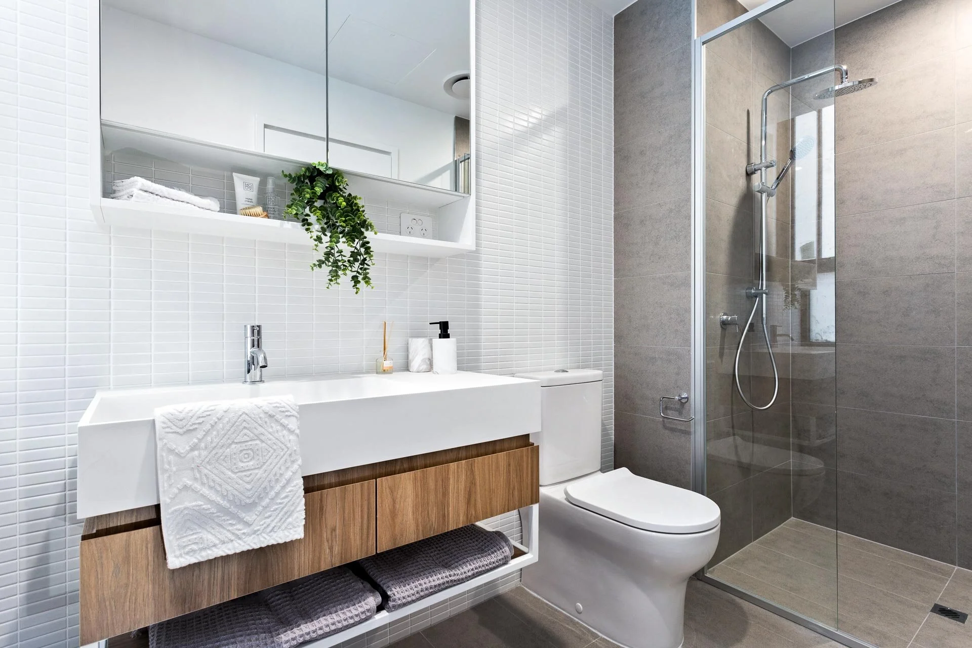 Carrington Street Palmyra Bathroom Interior.jpg