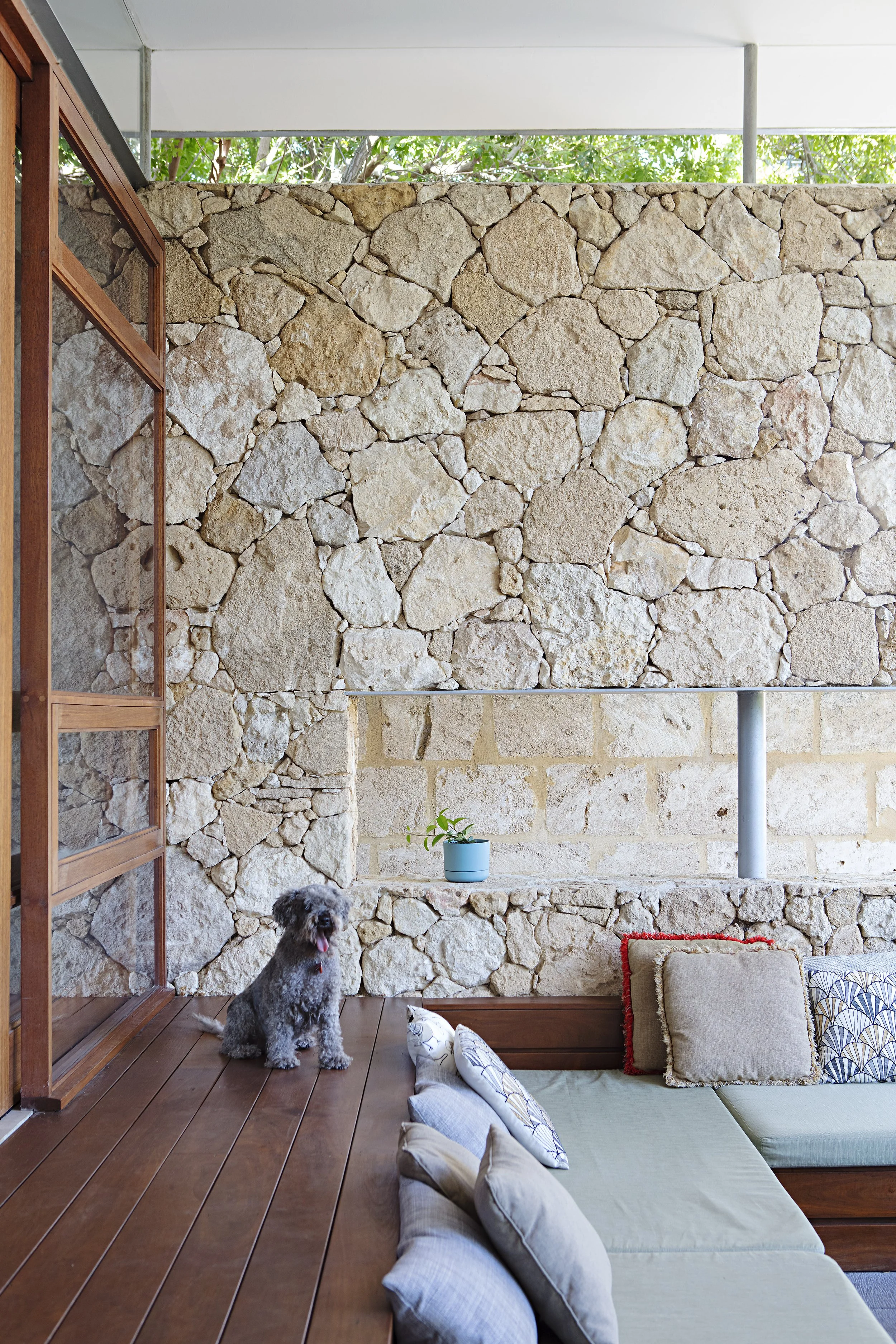 wgv1 Rubble Stone Blade Wall Lounge Detail.jpg