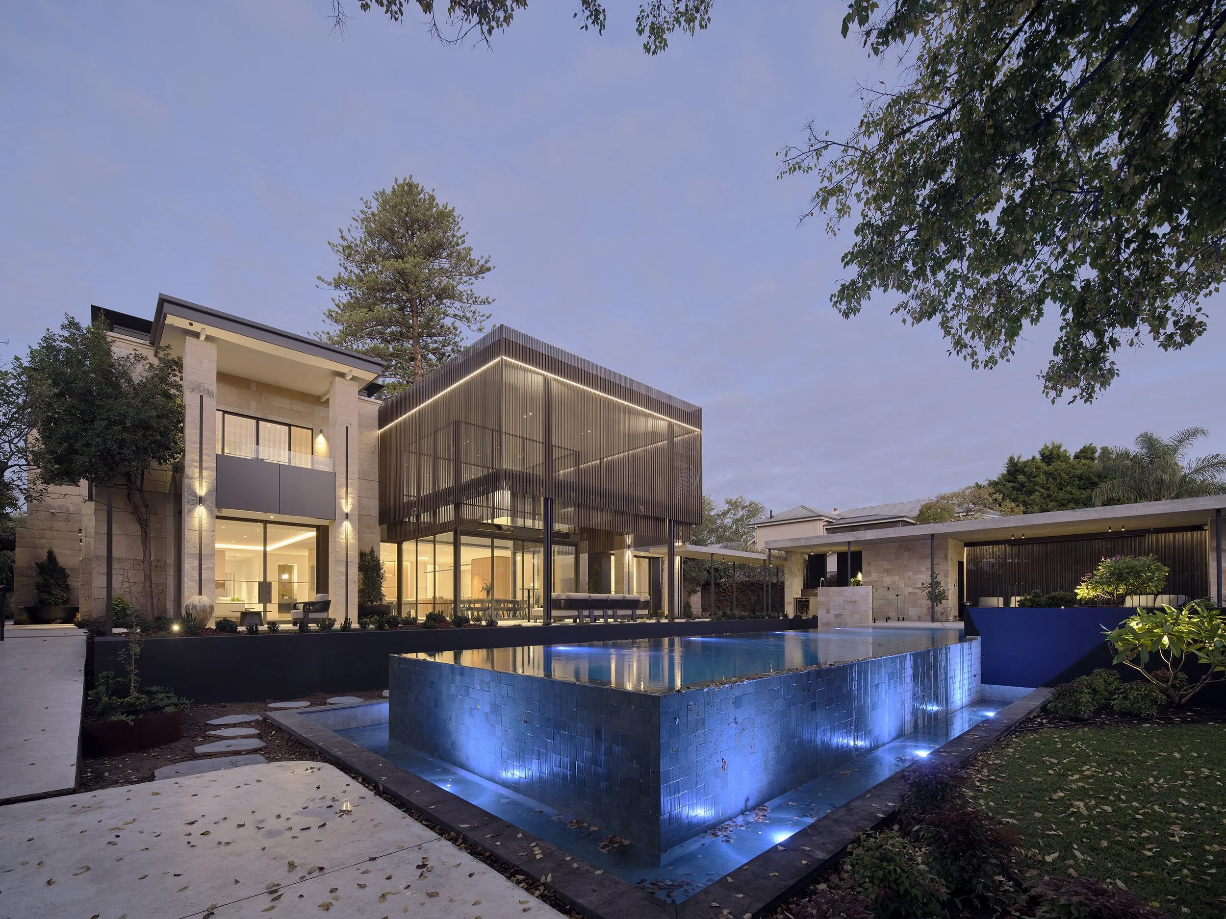 VSR High End Residential Landscaping Pool Exterior.jpg