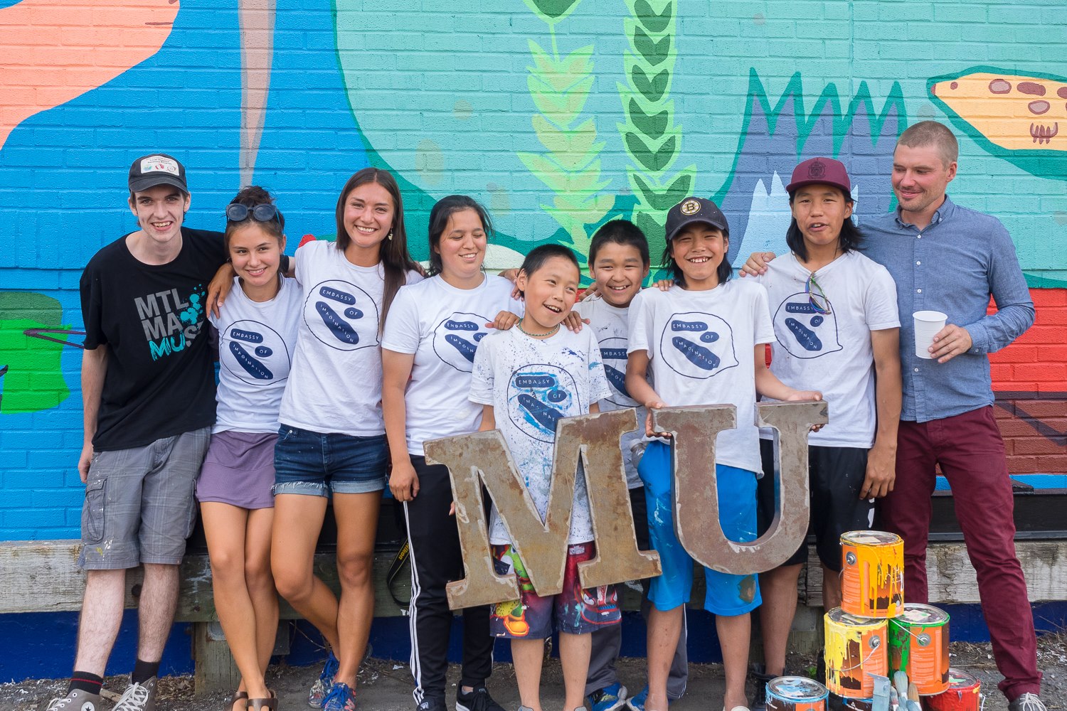 Unveiling Event August 9, 2016. Left to right: Aidan Price-Bottenberg, Seayenna Lee, Alexa Hatanaka, Susan Rowsell, Saaki Nuna, Tommy Quvianaqtuliaq, Johnny Samayualie, Salomonie Ashoona, Patrick Thompson. Photo by Olivier Bousquet. 