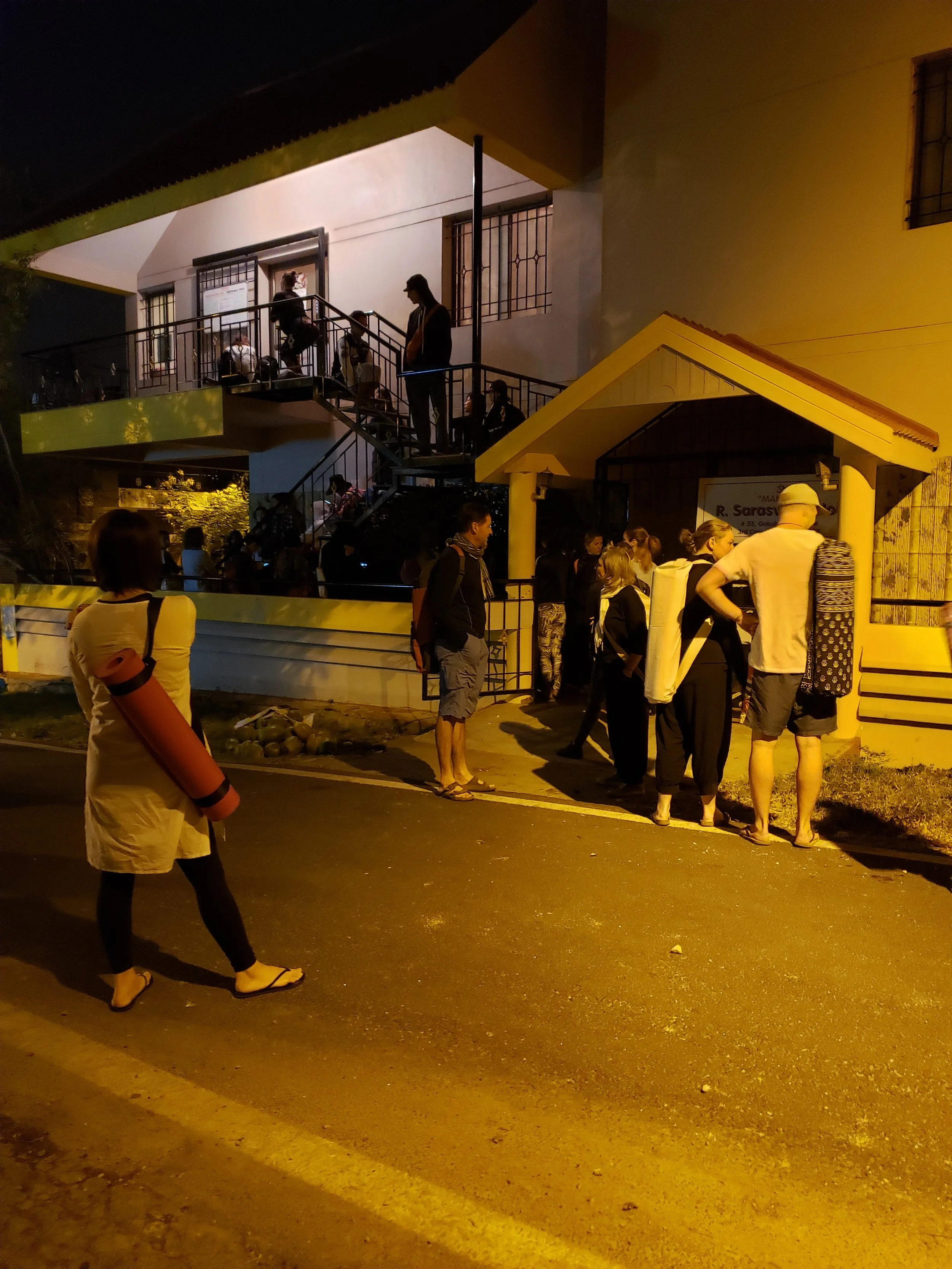 The queue outside Saraswati’s shala. The wait to practice on New Year’s Day was more than an hour.