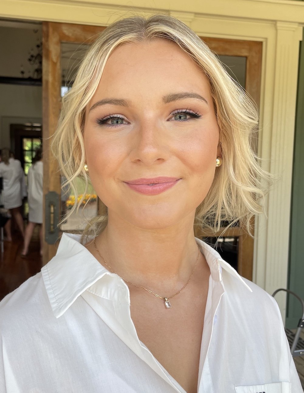 soft makeup look for a natural bride