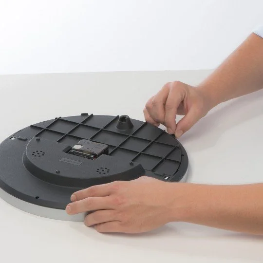 wandklok achterkant.jpeg