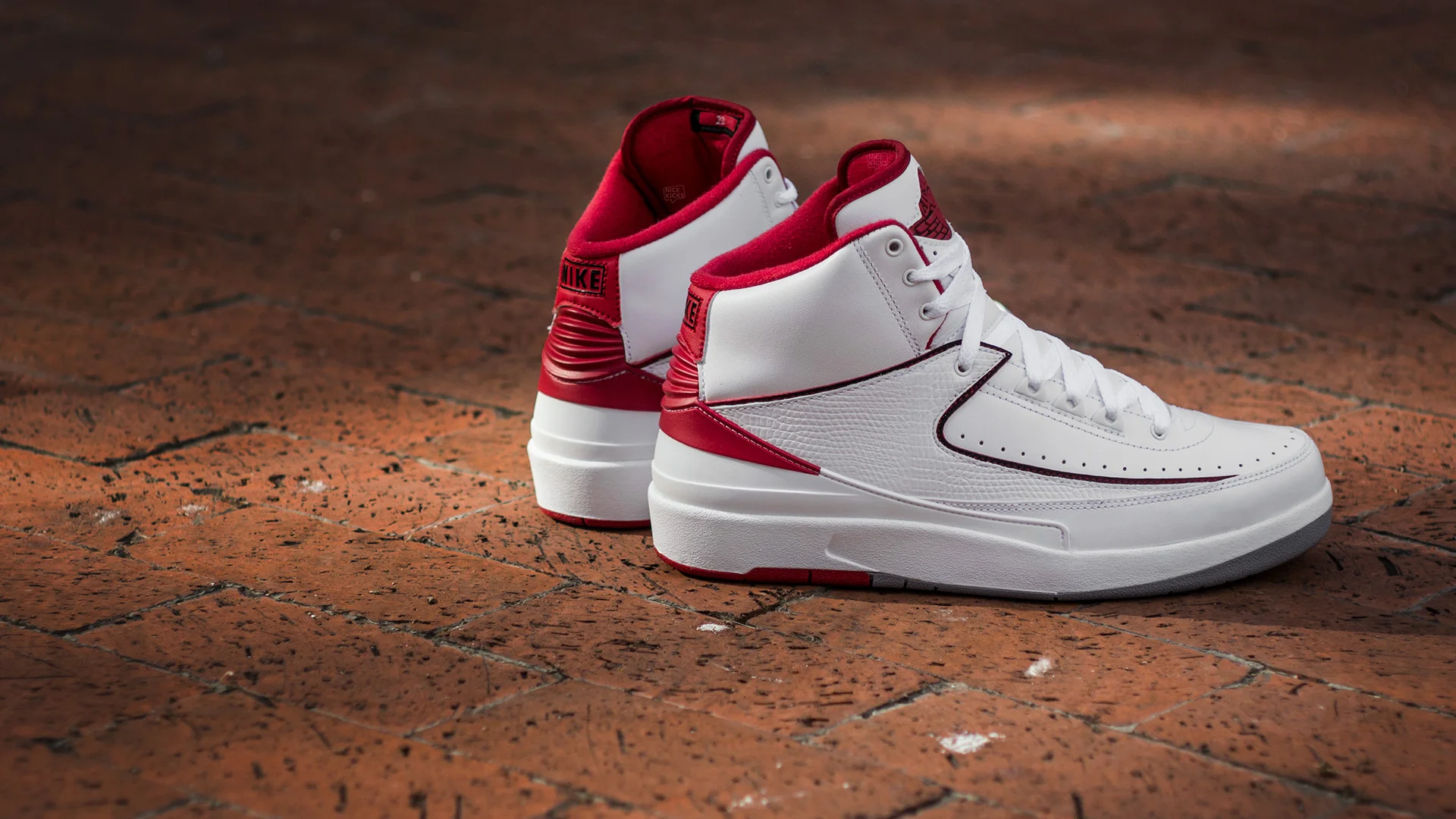 06.06.14-Air-Jordan-2-Retro-1920x1080.jpg