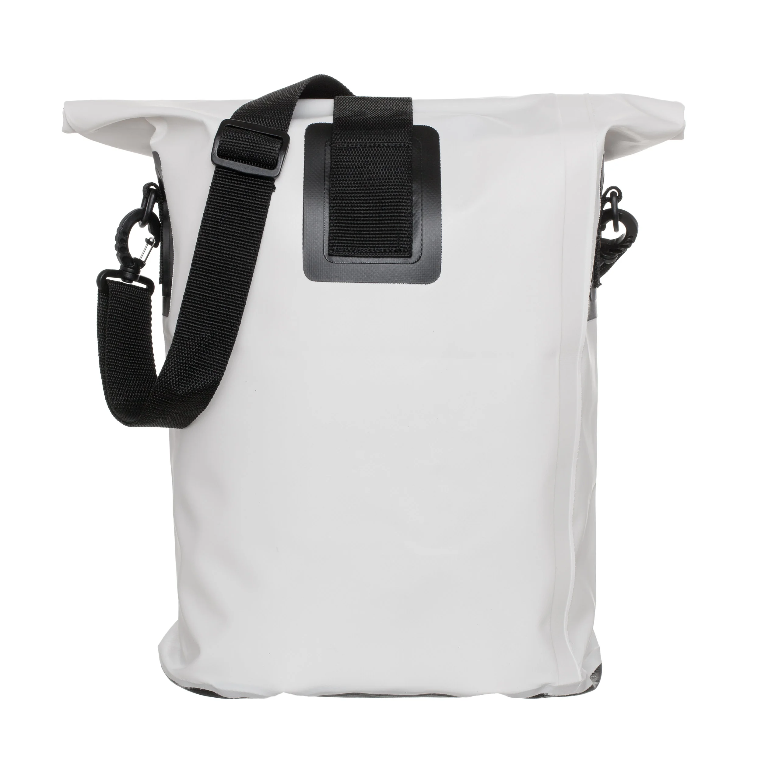 Retail-2017-Staypineapple-Roll-Tote-2877.jpg