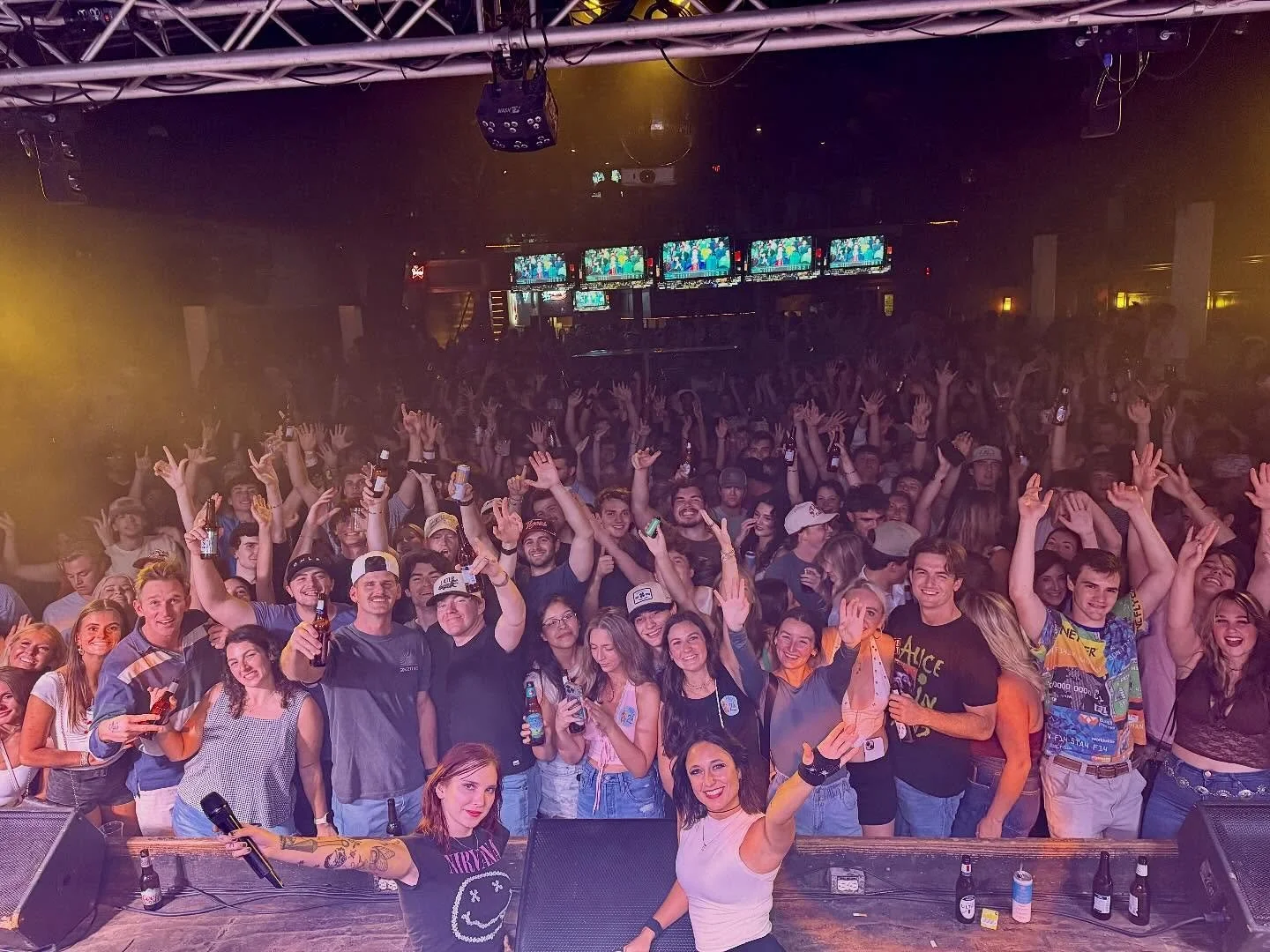 Hectic weekend so we&rsquo;re running behind on bragging about how awesome Friday night in Auburn was 🧡💙
.
#flybyradio #auburn #skybar #fridaynight #college #wardamneagle