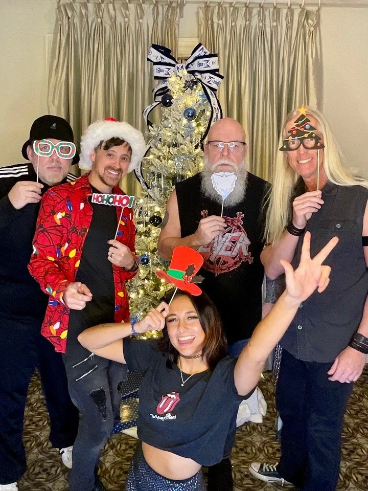 More Christmas parties means more photo ops 📸
.
#flybyradio #christmasparty #saturdaynight