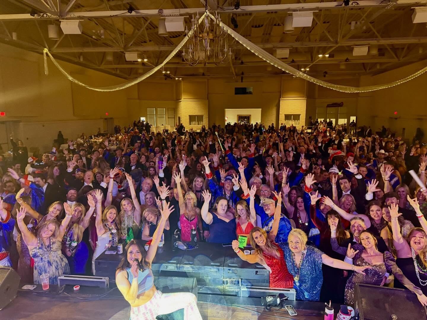 What an amazing night with our friends in the Shadow Barons 💀❤️🤘🏼
.
#flybyradio #shadowbarons #mardigras #daphnealabama