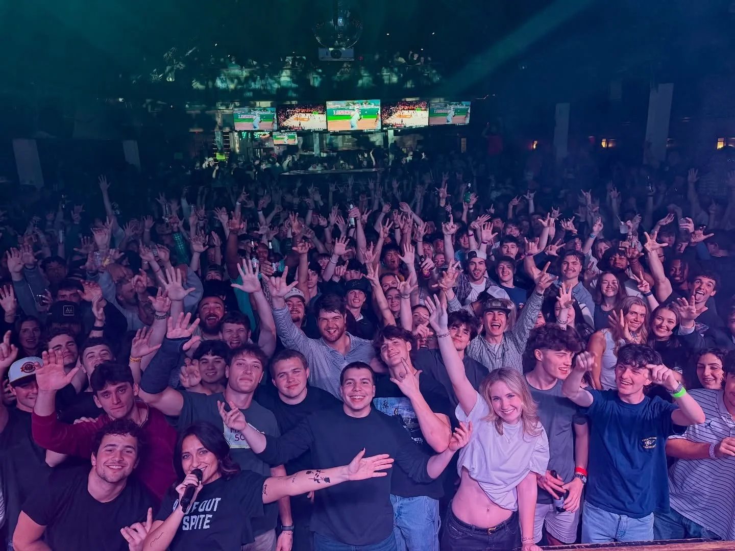 Sky Bar was 🔥
Thank you, genuinely 🙏🏼
🧡💙Auburn💙🧡
.
#flybyradio #auburn #wareagle #skybar #saturdaynights