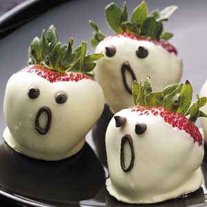 Halloween is around the corner and to get us in the mood we are putting together some frightful snacks to enjoy over a marathon of Hocus Pocus, The Exorcist and Friday the 13th! Below our a few of our favourite bite size snacks that are not only delicious but easy to make!