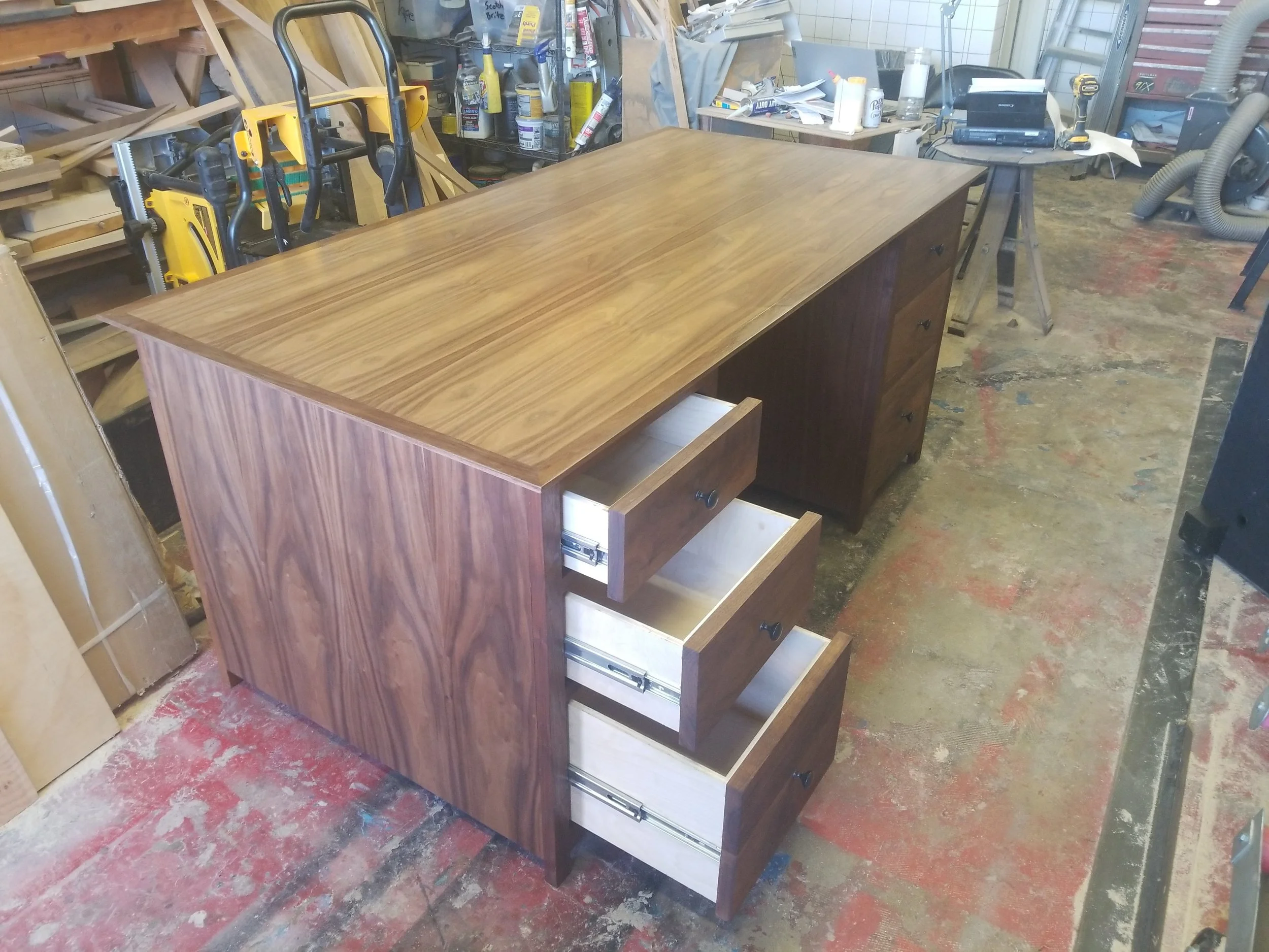 wooden desk 8.jpg