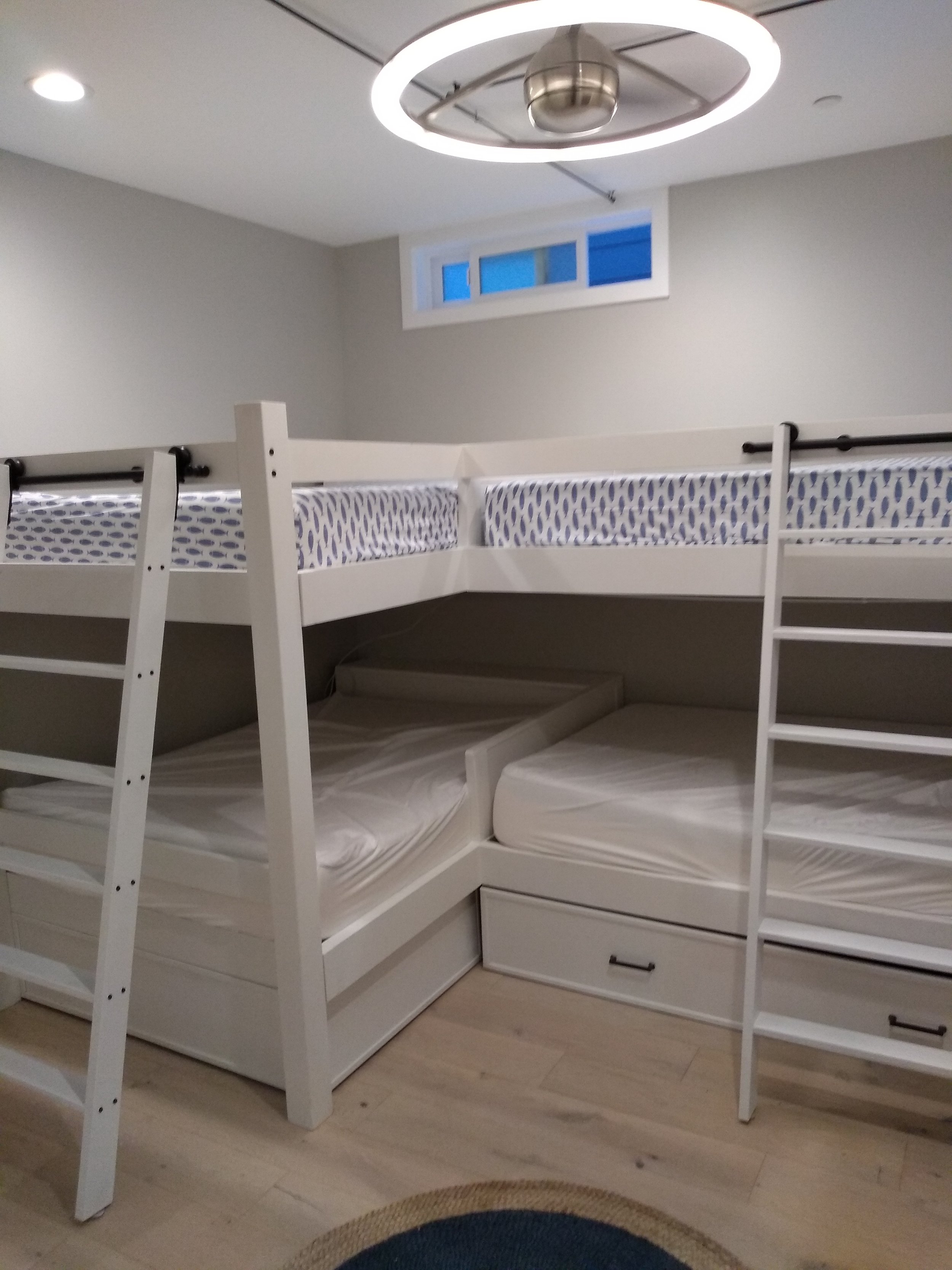 dueling bunk beds