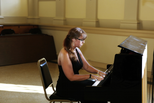 Meg Zervoulis - Piano