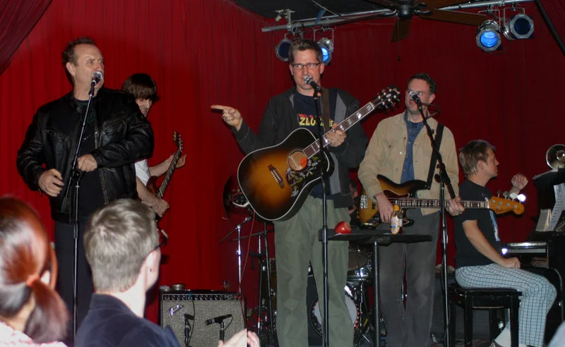 w/ Lazlo Bane featuring Colin Hay (far right) 2008(ish) @ Hotel Cafe, Hollywood CA