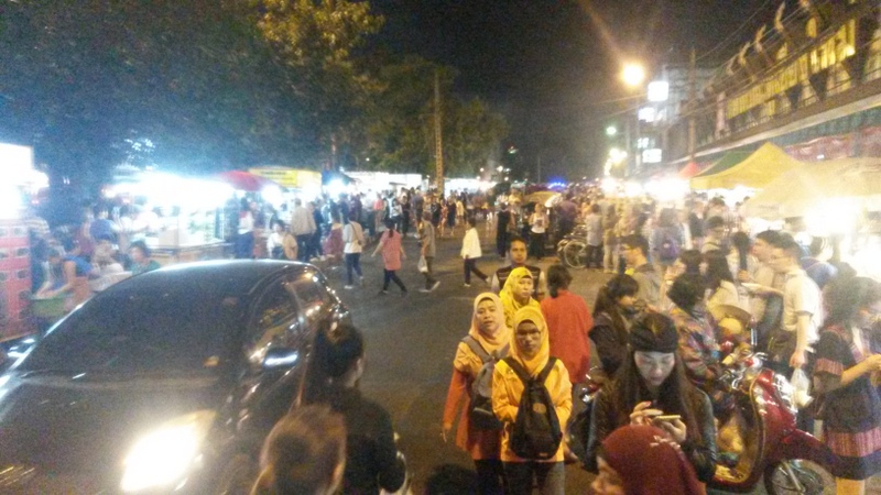 Nachtmarkt, sehr viel los