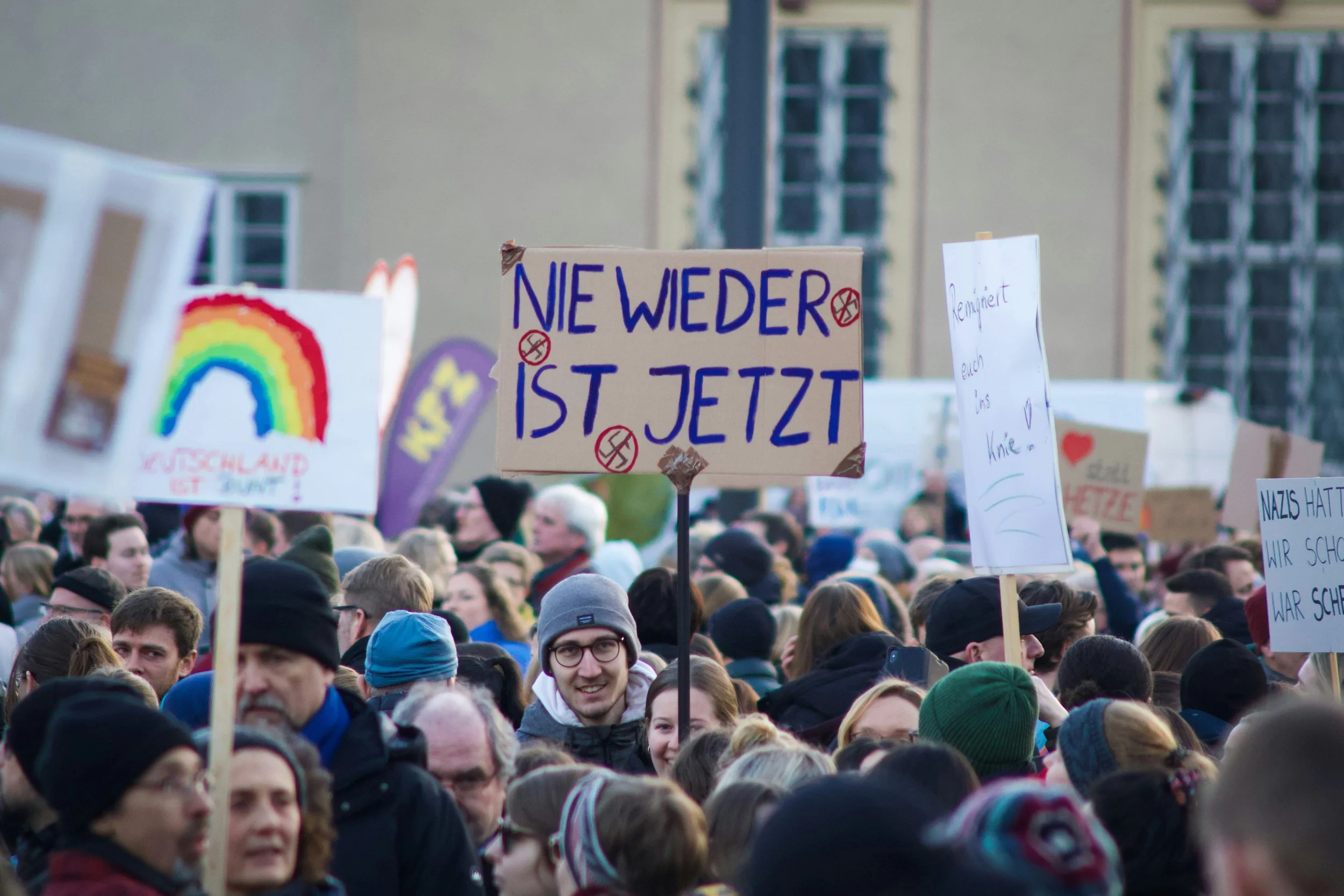Warum der Kampf gegen die AfD keine Früchte trägt – Über Wunden der Vergangenheit, die Kunst des Zuhörens und unser gesellschaftliches Betriebssystem