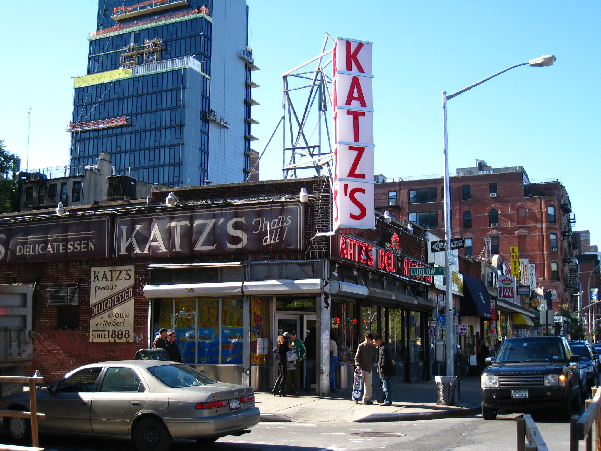 Katz's_Deli_2007.jpg