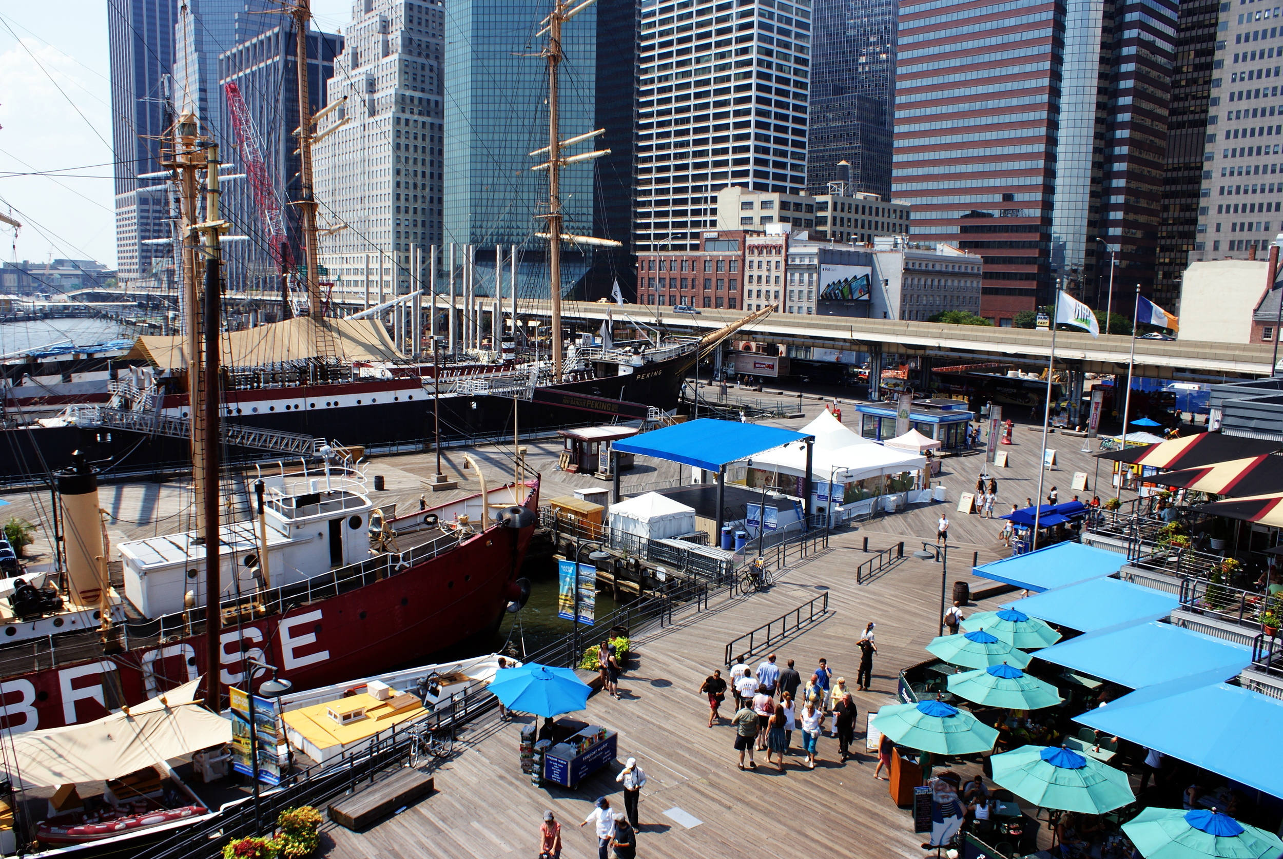 South_street_seaport_August_2009.jpg