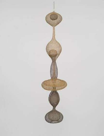 NEW YORK : ARTMAKING FROM HOME, SUSPENDED SCULPTURES