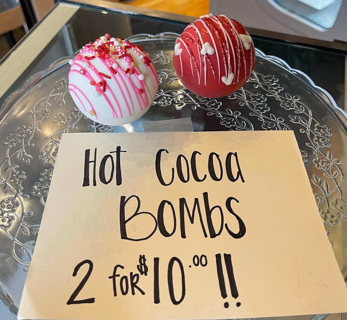 House made hot cocoa bombs by Gretchen! Add some cheer to chilly January day! ❤️