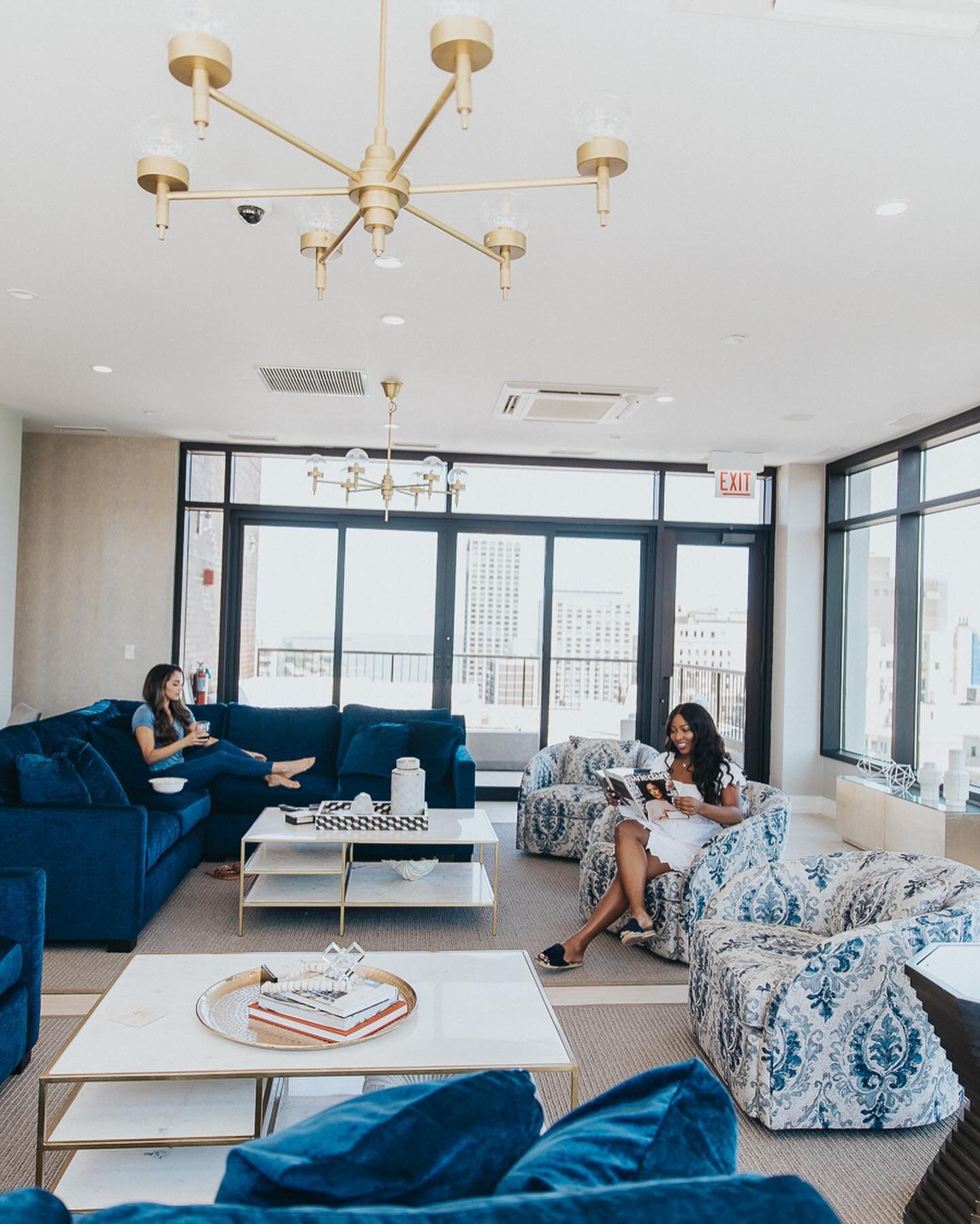 Luxury living in Chicago can be found on almost every block. 

When it comes to SMM campaigns, our agency has developed a fool proof process to help uncover your property&rsquo;s key differentiators and brand pillars. Is it views? Amenities? Convenie