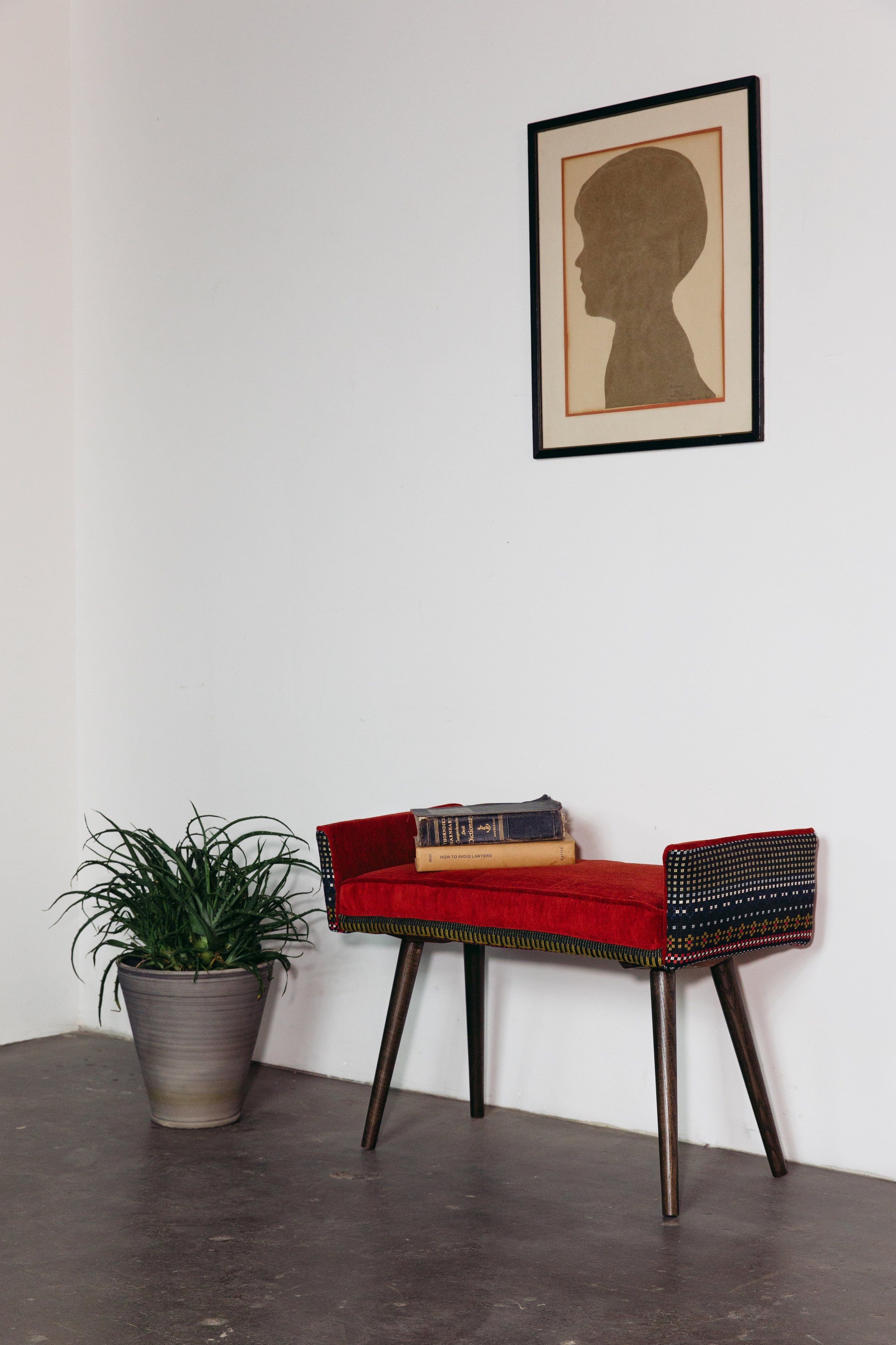 backless vanity sized stool: folklorica